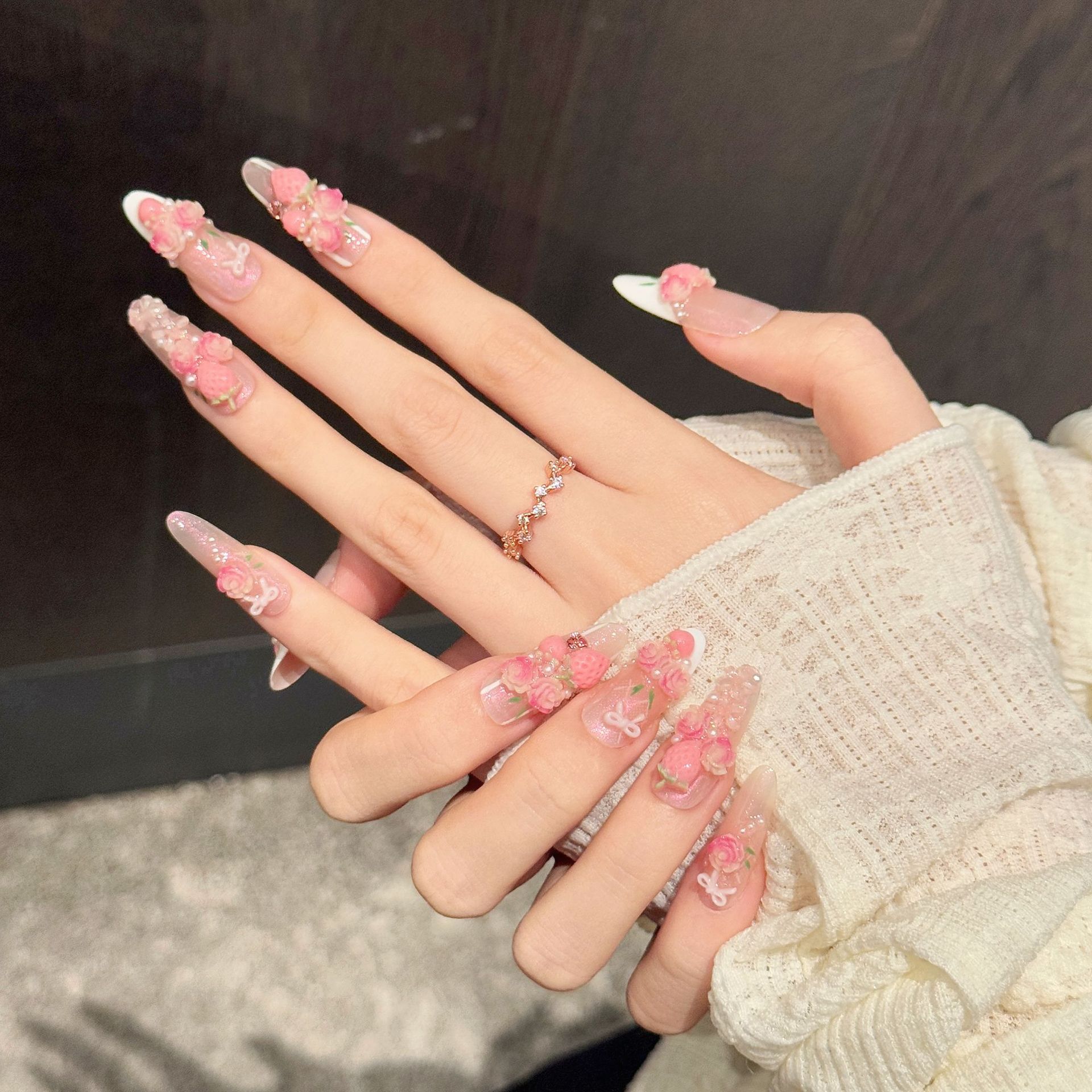 莓果花恋立体草莓玫瑰珍珠温柔少女风穿戴甲手工美甲贴片