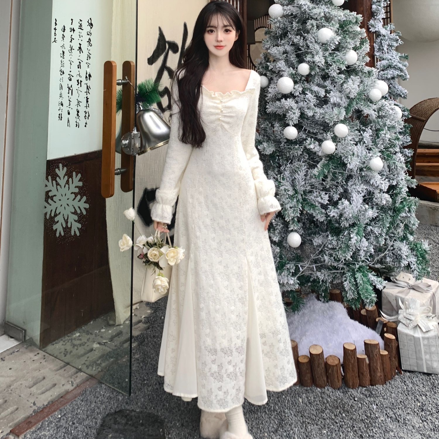 2025大码女装法式气质温柔甜美风连衣裙秋冬加绒方领收腰显瘦裙子