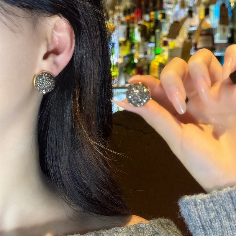经典百搭黑色圆形碎钻女耳钉新大气气质耳环精致耳饰