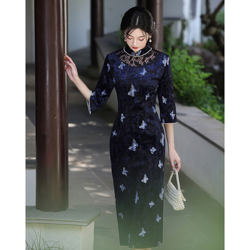 实拍2025秋冬季新中式气质改良旗袍流苏优雅黑色丝绒长袖连衣裙女