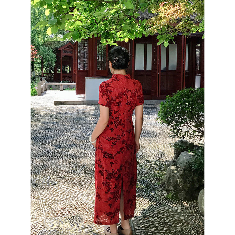 气质新中式红色植绒改良裙2026女夏季新款印花短袖修身大码旗袍潮