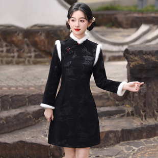 冬款加绒加厚黑色短款长袖旗袍2025新款年轻款女小个子连衣裙冬季