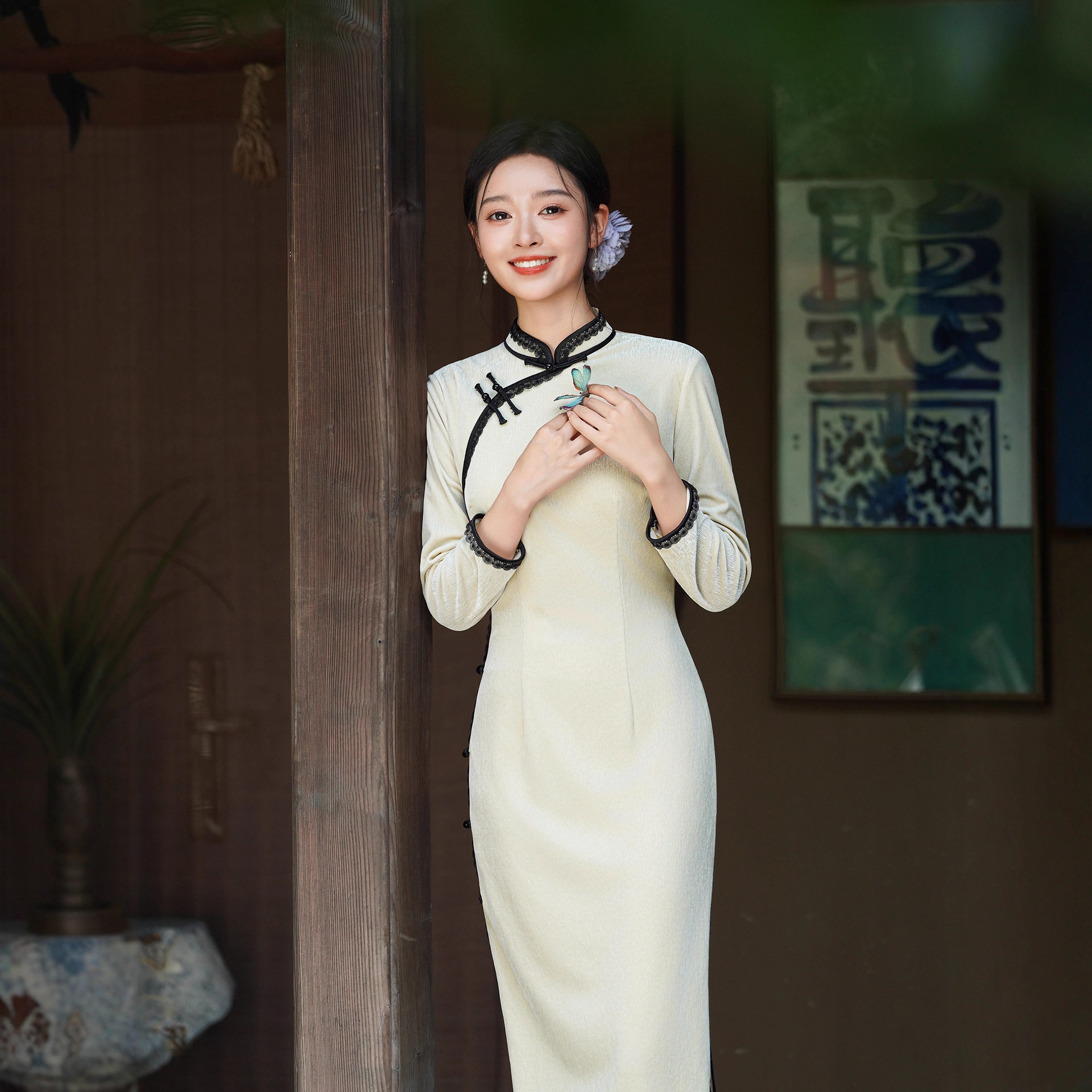 苏州旗袍女2025年秋季长袖年轻款白色修身蕾丝花边长款旗袍连衣裙