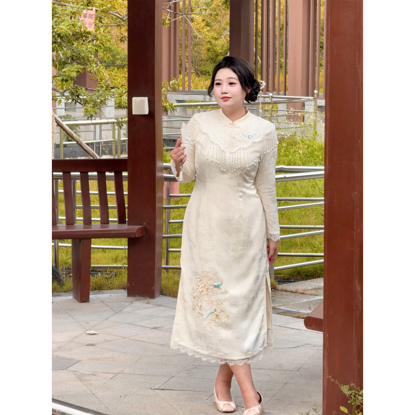 大码气质旗袍珍珠流苏云肩披肩外搭新中式蕾丝重工改良复古旗袍潮