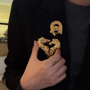 马年复古爱心马头胸针女马年中古风生肖骏马胸花档西装 配饰