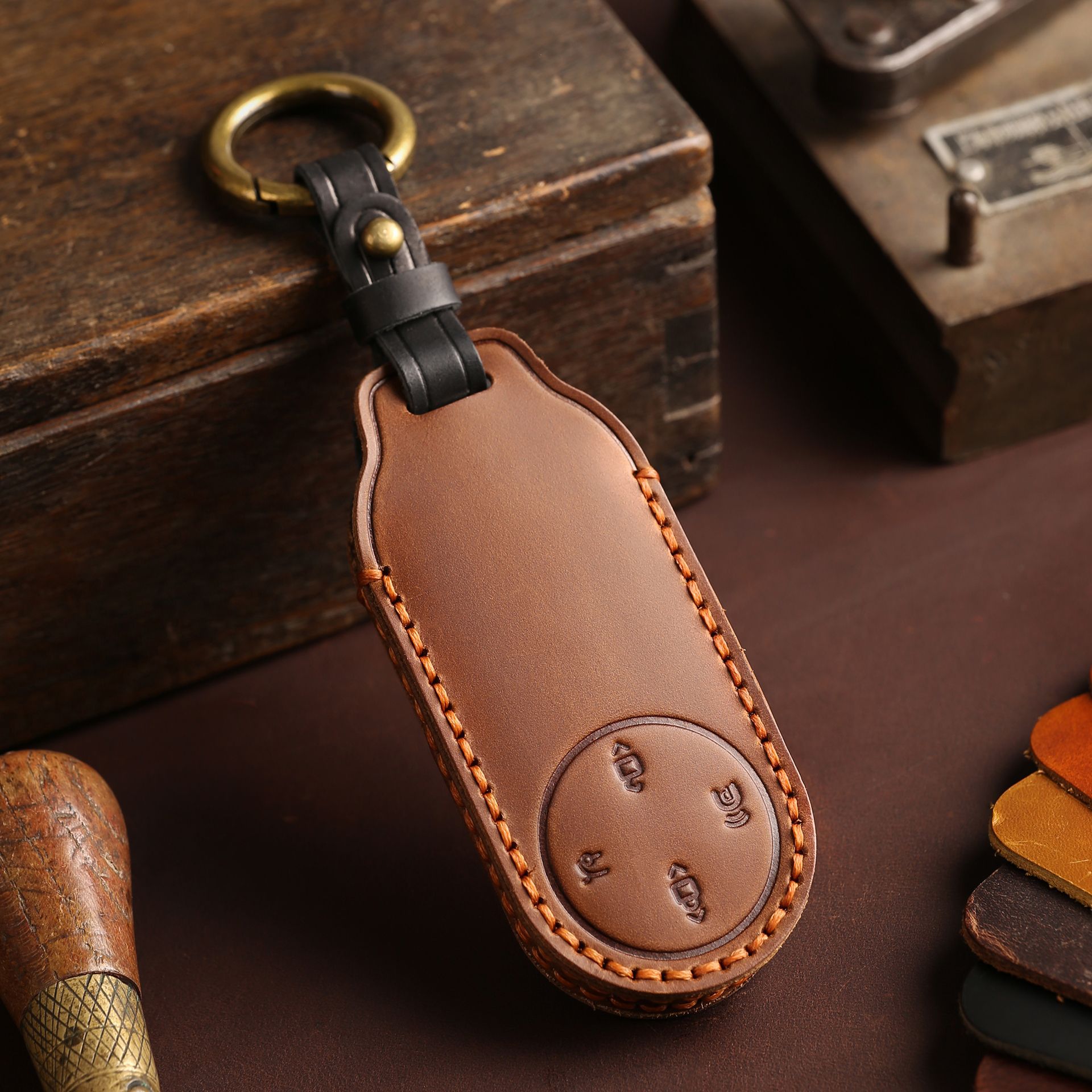 适用问界M9专用钥匙套2024款新aito华为m9疯马皮Ultra版Max车壳扣