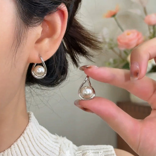 法式 设计感简约轻奢百搭耳饰 温柔咖金扭曲珍珠耳环耳扣气质时尚