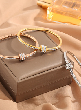 境欧美小蛮腰新款钛钢ins玫瑰金简约镶钻镀金不掉色女士手镯