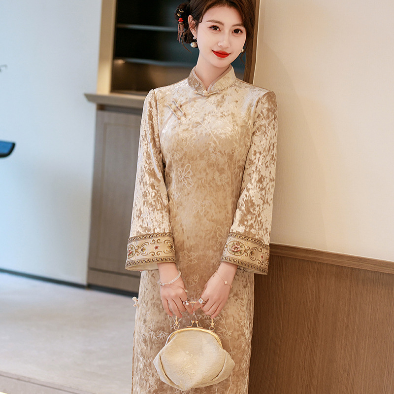 年轻气质绝美长款旗袍丝绒加厚秋冬季新款日常可穿新中式连衣裙女