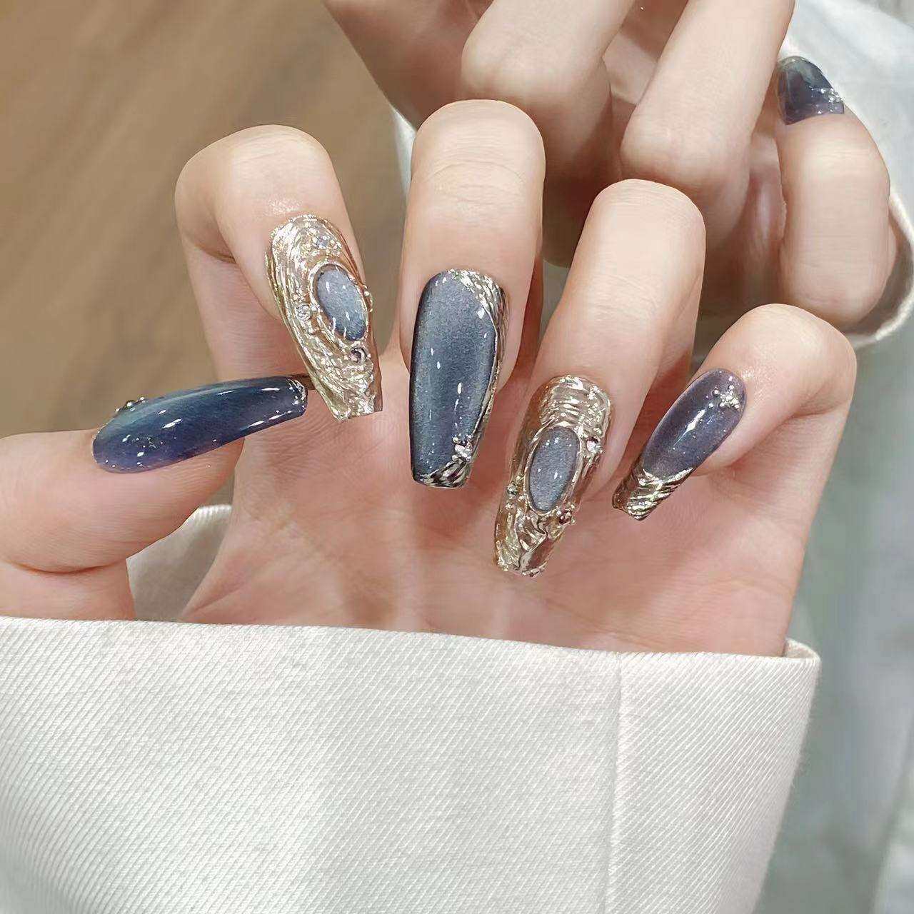 实拍穿戴甲纯手工美甲成品假指甲贴片蓝色灯泡猫眼布契拉抖音爆款