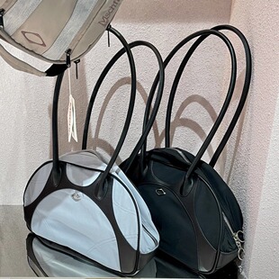 [REコンテナ] MSCHF菱形金属保龄球包手提肩包大容量腋下包女