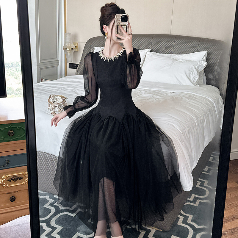 2025秋装新款女法式重工钉珠收腰蓬蓬连衣裙赫本风黑色长裙9901