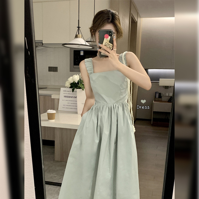 春款女装方领吊带连衣裙子2023年新款夏季设计感无袖茶歇法式长裙