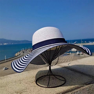 海边拼色条纹沙滩帽草编