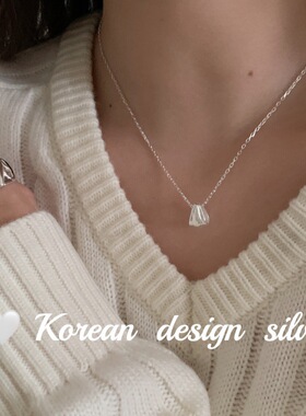 韩国新款东大门亮银饰品S925纯银三角形镂空竖条纹项链简约百搭款