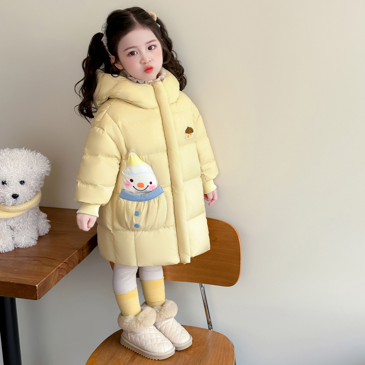 女小童卡通连帽中长款羽绒服洋气儿童可爱白鸭绒外套2025冬季新款，童装羽绒服，祺妙童装