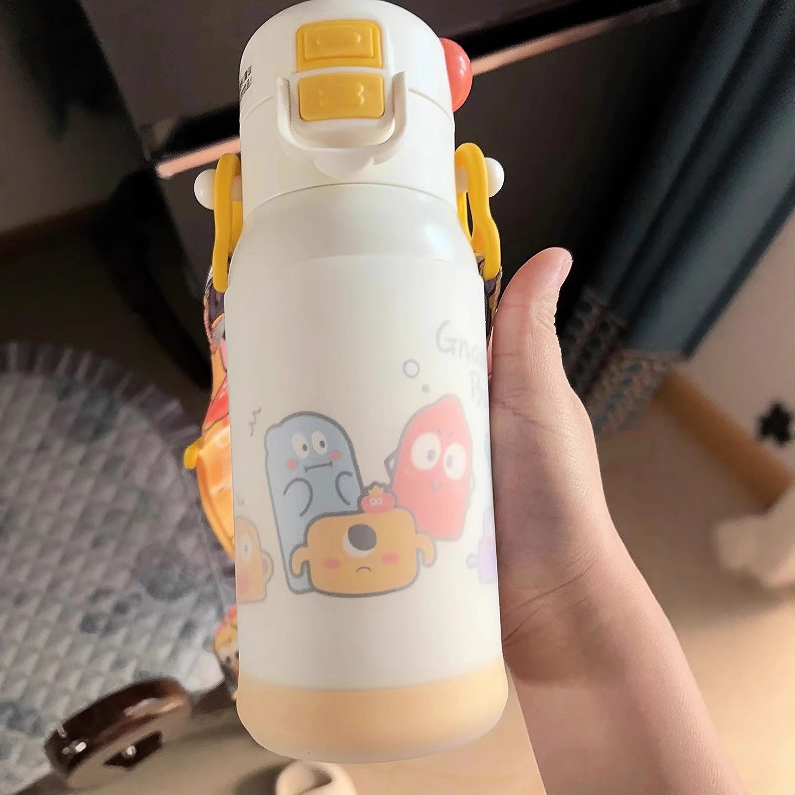 硅胶水杯套皇宠550ml儿童保温杯垫吸管杯防摔保护透明全包耐磨套