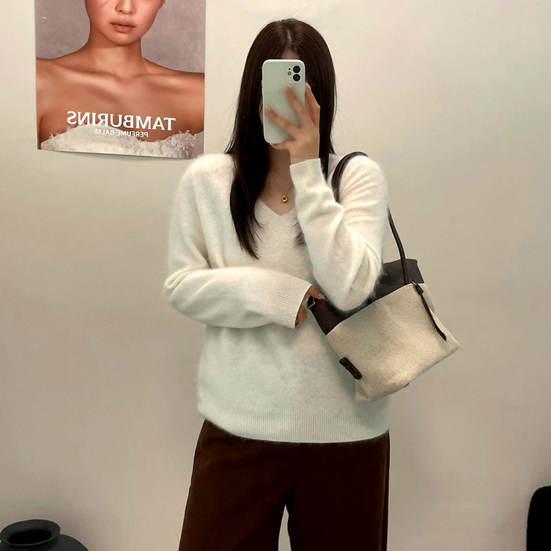 大码v领慵懒针织衫女2026秋款胖mm宽松百搭软糯毛绒感上衣V25190