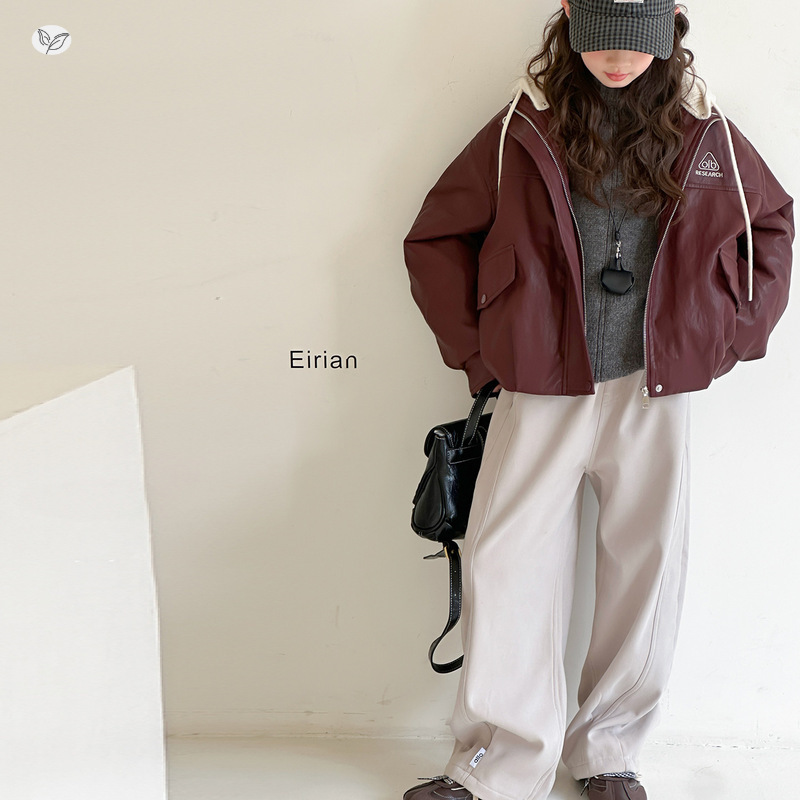 女童2025年秋冬新款加绒加厚防水酒红刺绣PU皮衣棉服休闲裤套装潮,童装休闲套装,祺儿童装 女童2025年秋冬新款加绒加厚防水酒红刺绣PU皮衣棉服休闲裤套装潮,童装休闲套装,祺儿童装