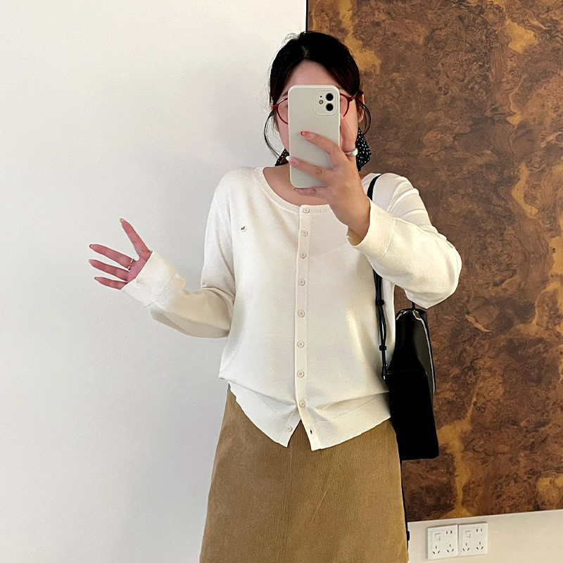 温柔圆领针织开衫百搭显瘦外套