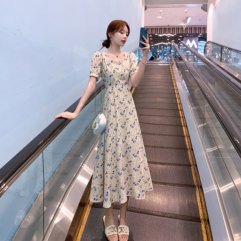 碎花连衣裙女夏2024新款法式连衣裙