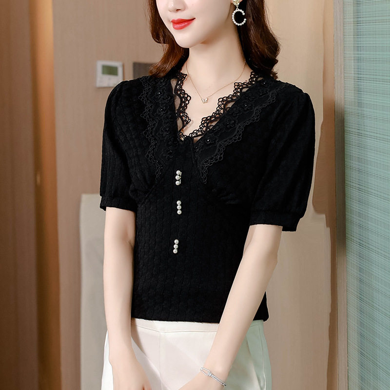 黑色上衣女夏季2022新款时尚绣花v领短袖t恤女夏收腰短款小衫显瘦
