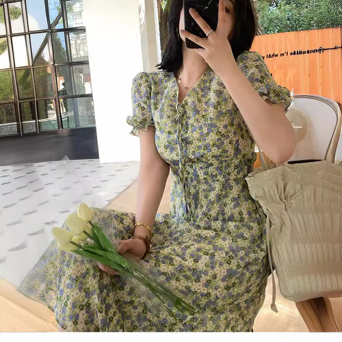 2024甩卖新款上市优质精品春款V领修身法式短袖桔梗裙夏季度假