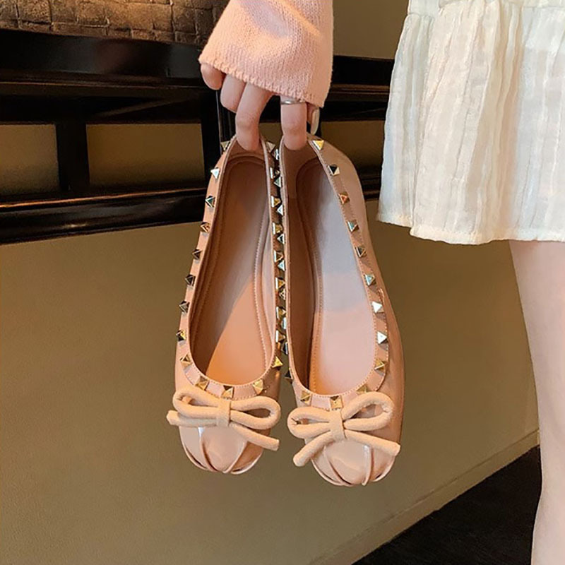 2024新款V家铆钉鞋女浅口玛丽珍平底芭蕾舞鞋鞋