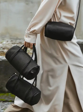 小众真皮枕头包女2025新款软羊皮手提圆筒包日本Aeta鹿皮纹肩包