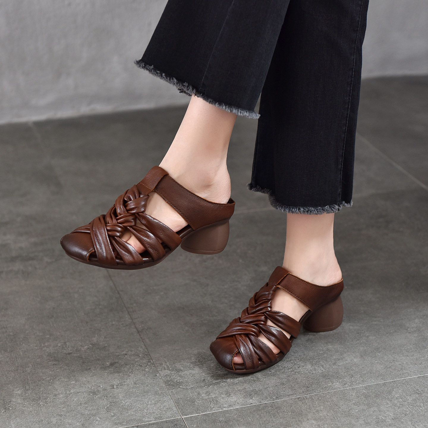 头层牛皮外穿中跟镂空女式凉拖鞋包头一字拖2026夏季新款真皮女鞋