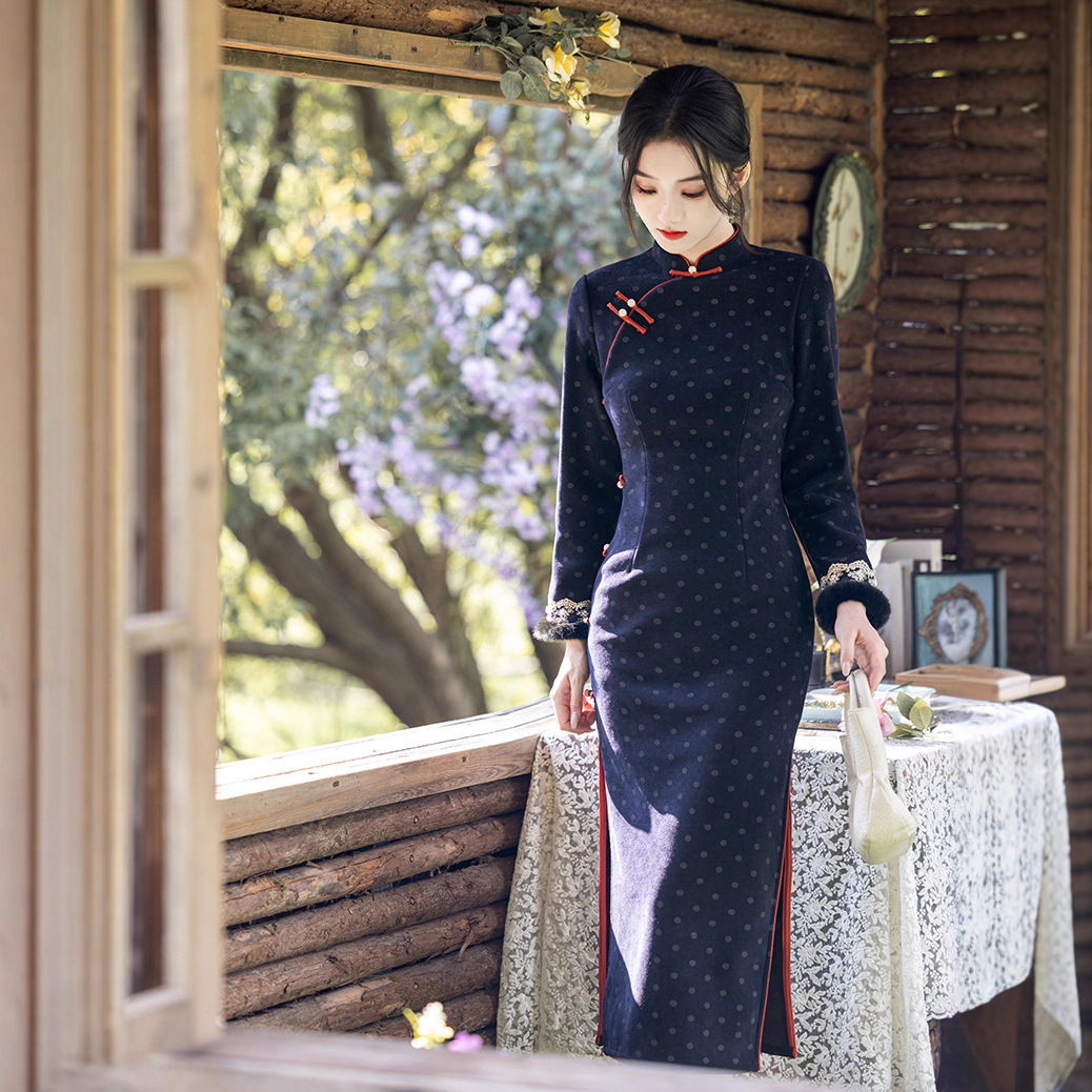 绝美日常长袖旗袍2025新款女新中式改良年轻款复古端连衣裙秋冬