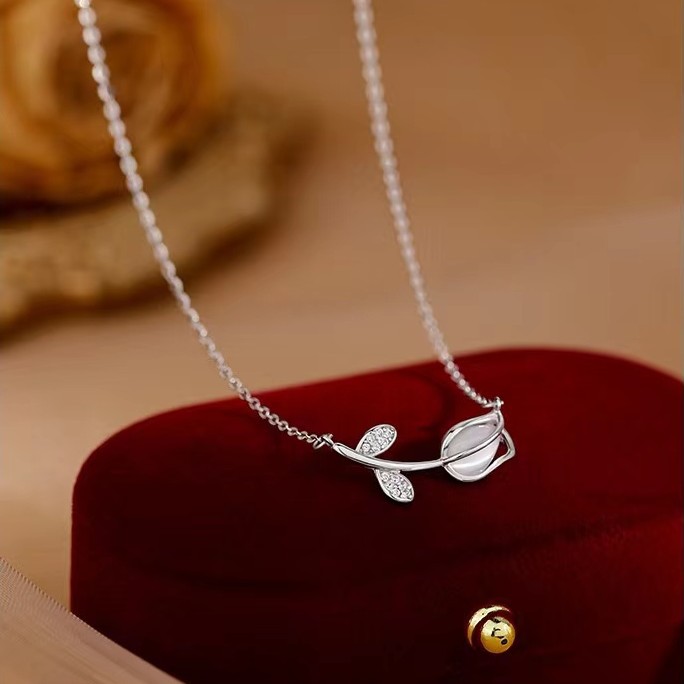 s925纯银项链2025年新款小众级感郁金香锁骨链女友闺蜜生日礼物