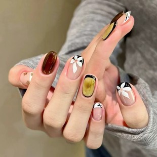 纯手工穿戴甲短款 指甲小白花小众百搭可拆卸美甲贴片 甜酷简约个性