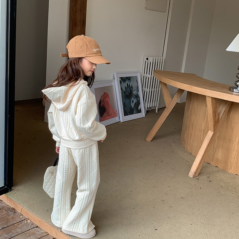 女童休闲针织套装2025秋装韩版儿童洋气麻花毛衣开衫时髦喇叭裤潮