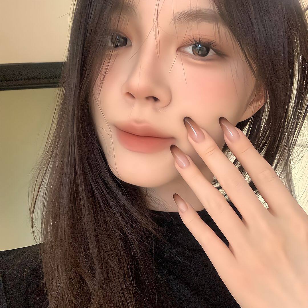 美甲穿戴甲黑棕渐变猫眼显白