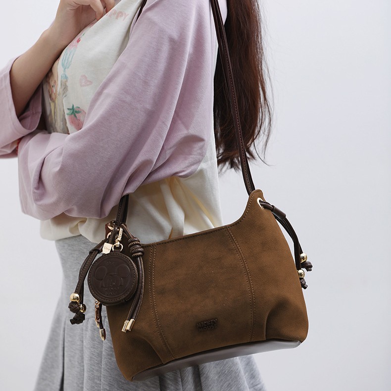 正版Disney迪士尼米奇复古俏皮女士冬季新款百搭肩斜挎手提包包