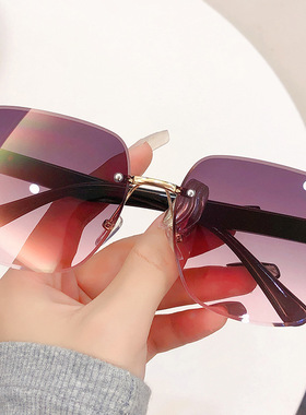 旅行出片太阳镜遮阳无边框墨镜