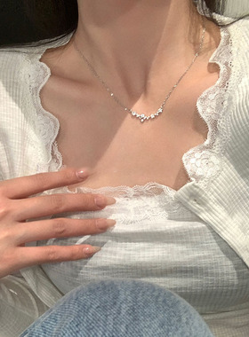 网红超闪锆石小花项链女秋冬轻奢小众气质锁骨链ins短款配饰品