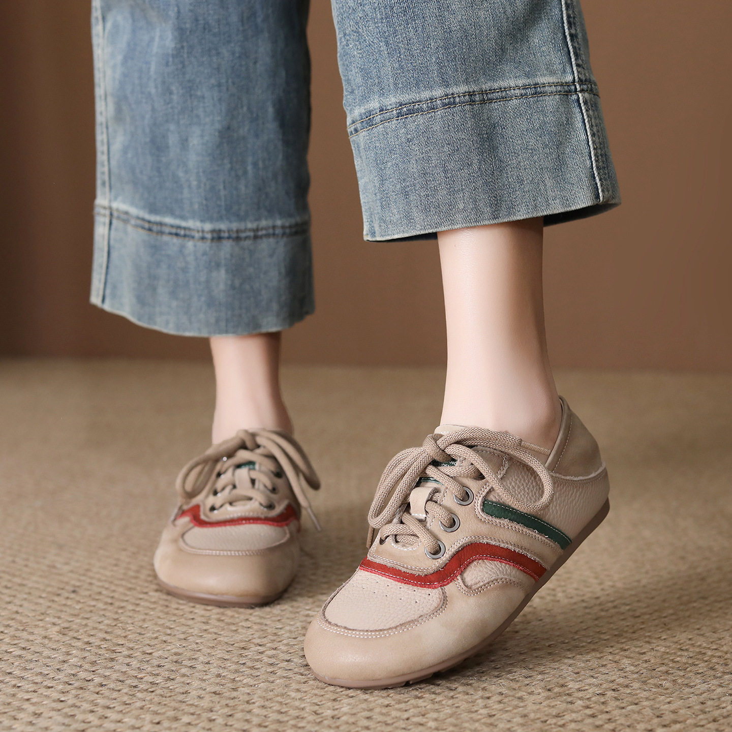头层牛皮鞋女2026春季新款圆头系带平底舒适不累脚运动休闲鞋