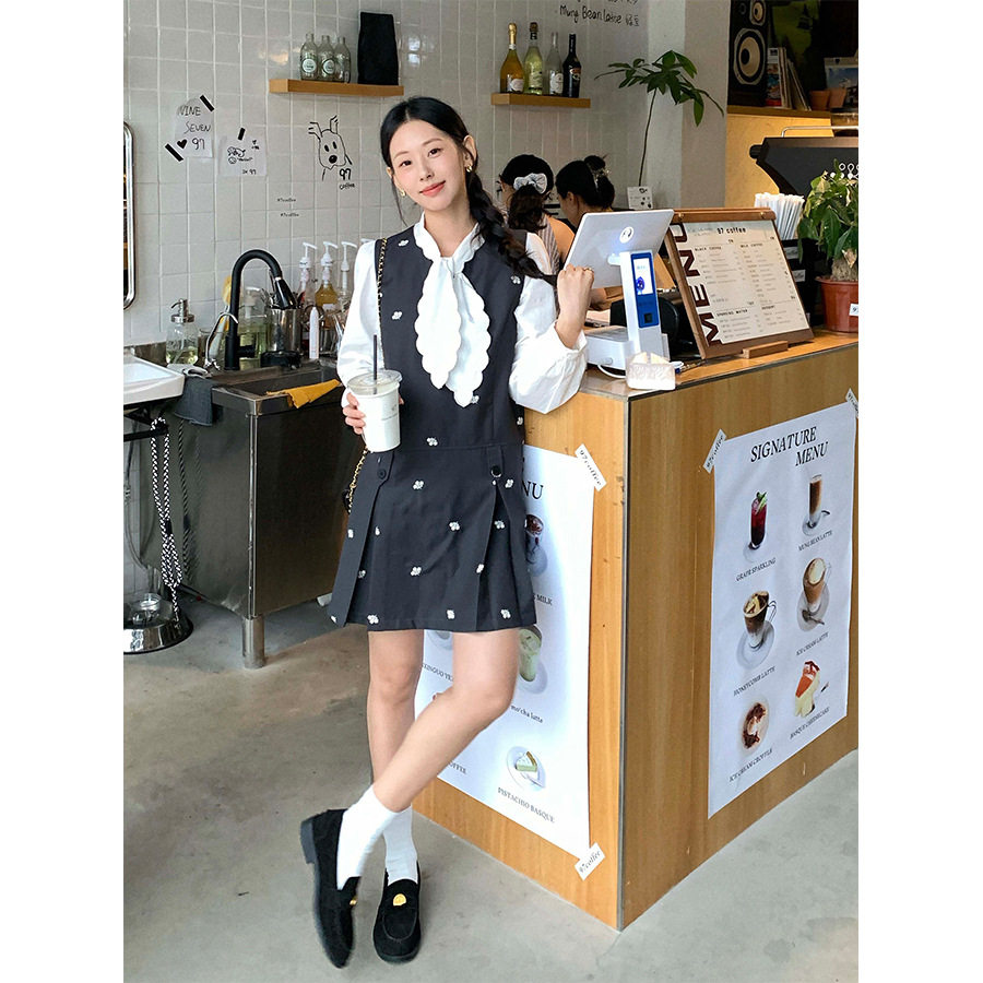 法式花朵刺绣背心连衣裙女2024秋韩版修身无袖背带裙