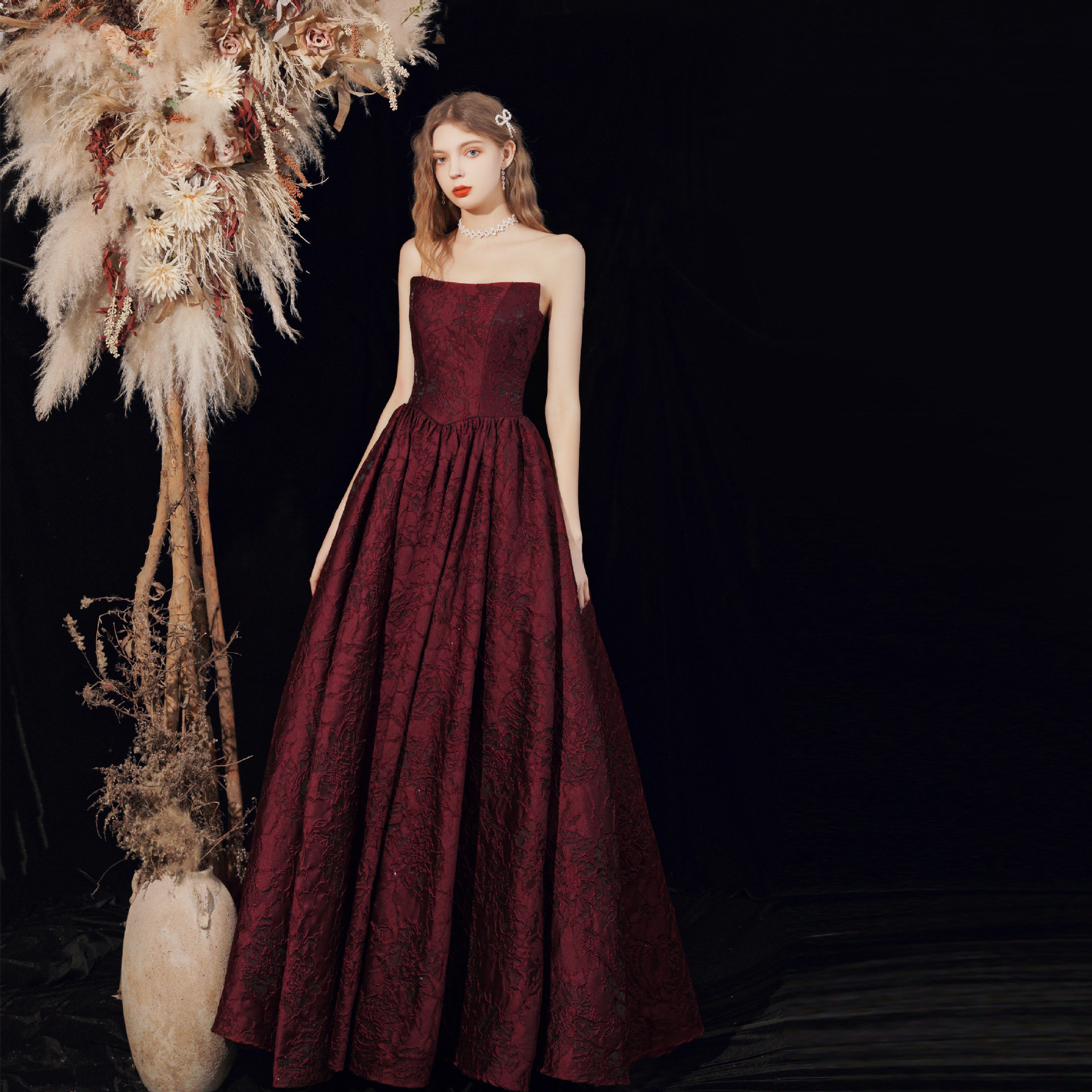 敬酒服新娘2025新款夏季红色结婚礼服宴会气质缎面长裙女端抹胸