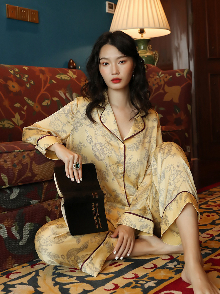 睡衣女春秋冰丝套装时尚印花两件套长袖长裤丝绸翻领可外穿家居服
