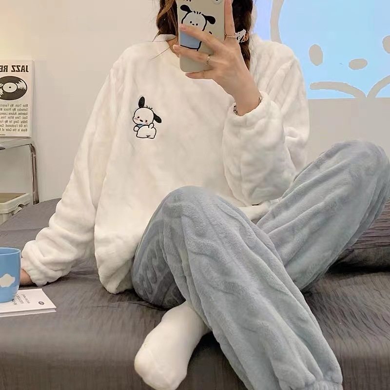 睡衣冬季女款珊瑚绒加厚加绒长袖睡衣上装