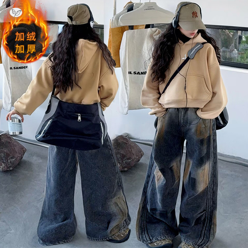 女童加绒卫衣套装2025年秋冬新款中大童帽衫扎染牛仔裤两件套时髦，童装休闲套装，祺儿童装