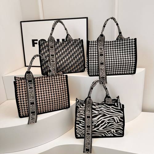 新款字母复古都市阿布