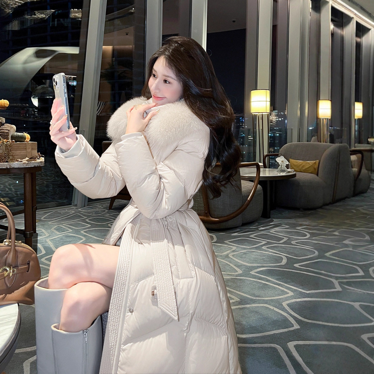 高级感狐狸大毛领加厚外套女2025冬季新款长款过膝收腰显瘦羽绒服