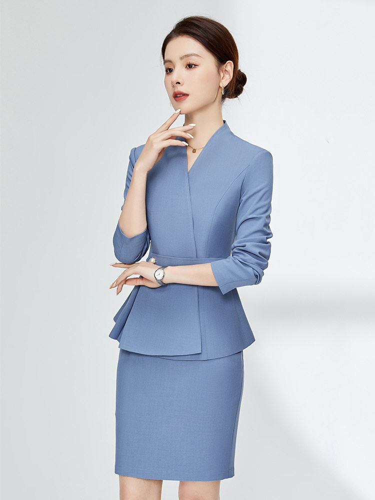 蓝色早秋时尚西装套装长袖礼服图片