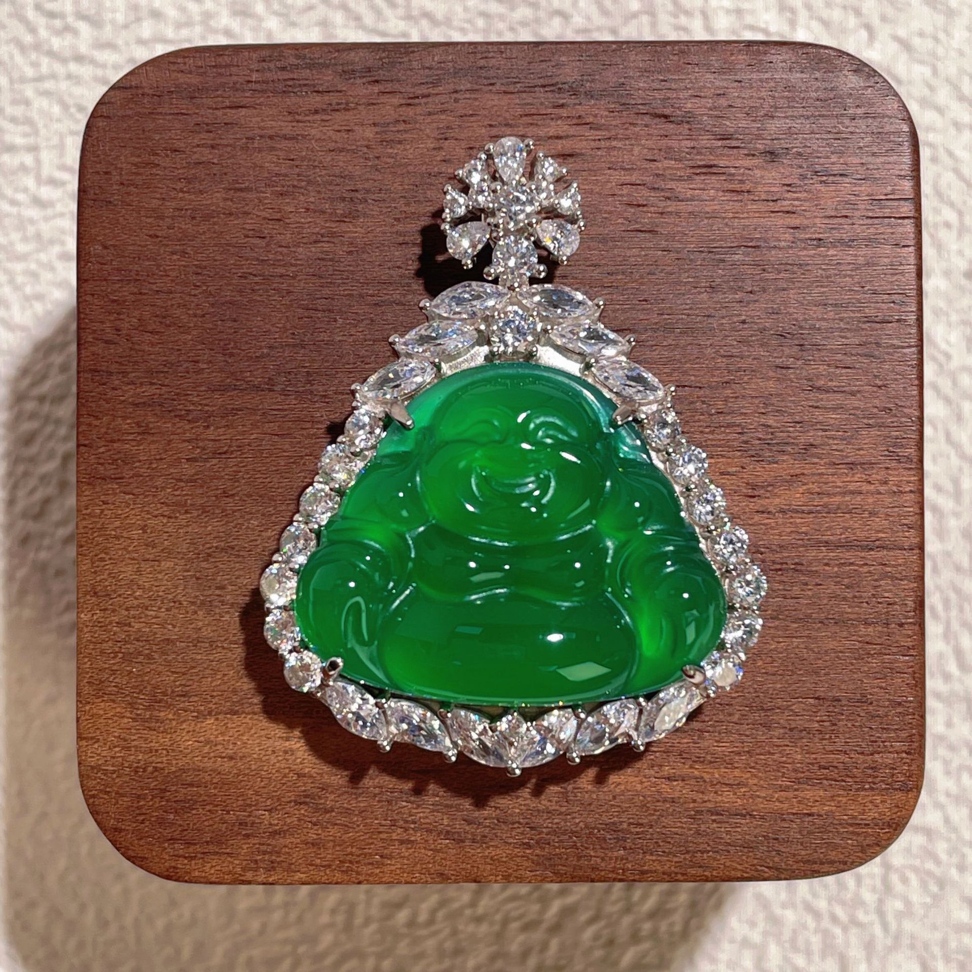 s925纯银新款天然玉石冰绿玉髓佛公吊坠新中式弥勒佛翡翠绿色项链