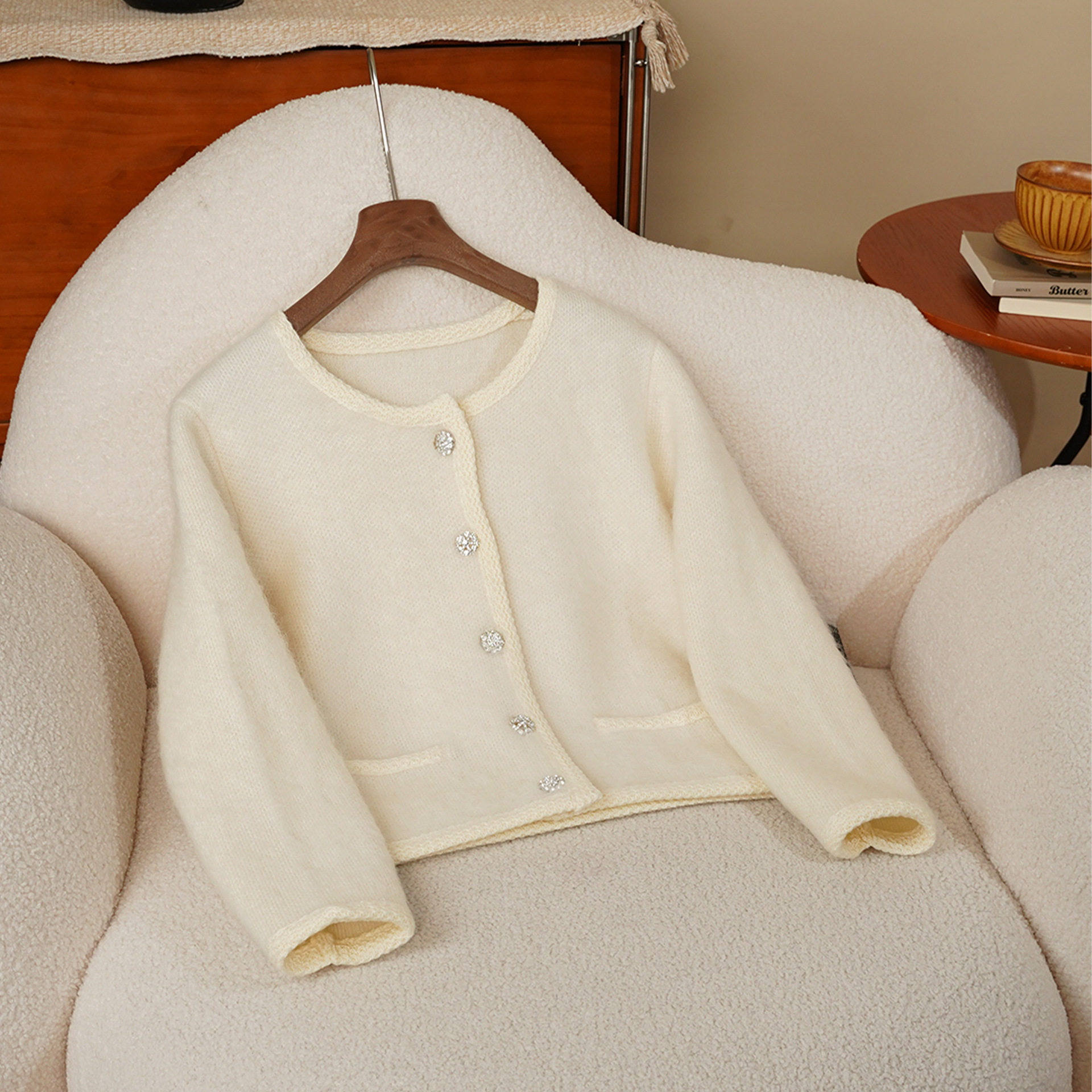 翡格依2025秋季新款安斐欧娜马海毛长袖绵羊毛针织开衫女毛衣外套