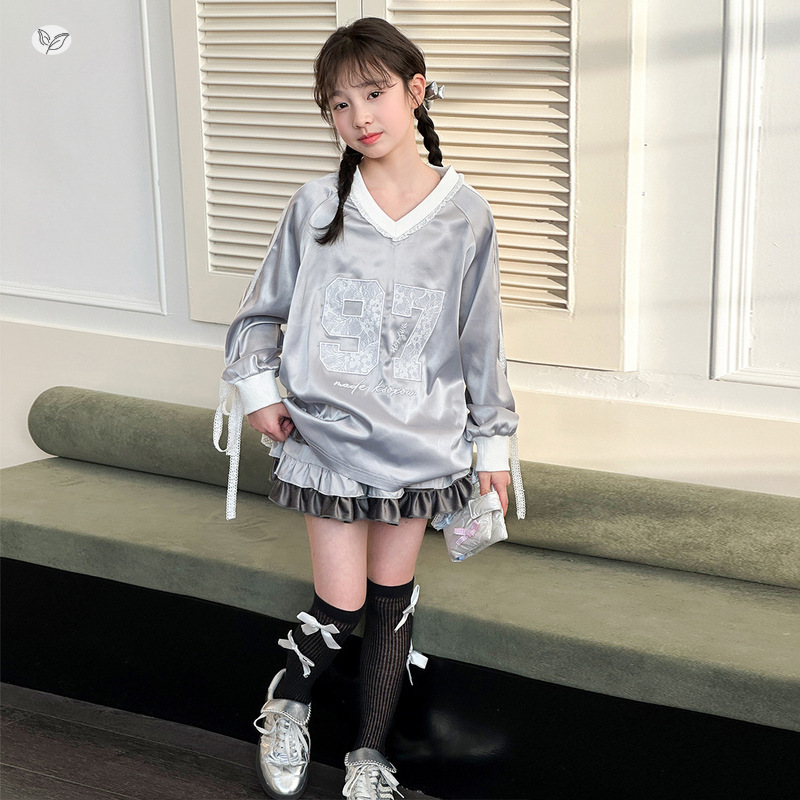 女童爵士舞服春秋装2025新款V领长袖T恤蛋糕短裙两件套中大童潮酷，童装休闲套装，祺儿童装